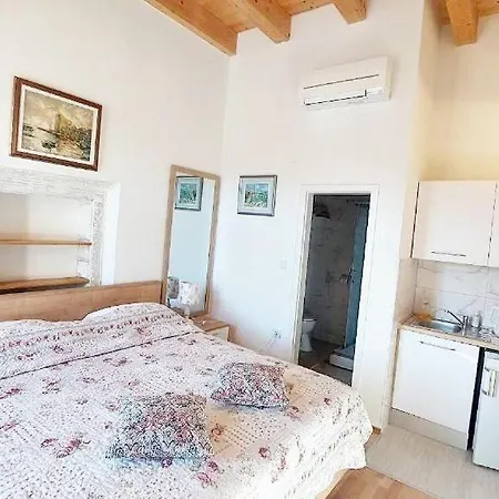 Palace Pernarius Cavtat