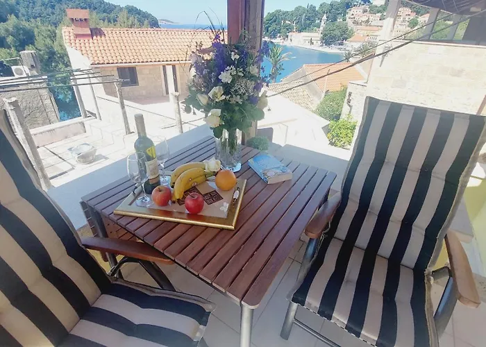 Palace Pernarius Daire Cavtat