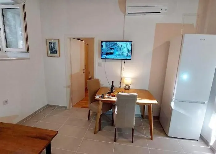 Daire Palace Pernarius Cavtat