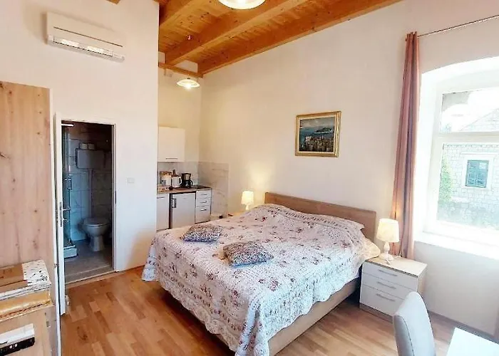 Palace Pernarius Daire Cavtat