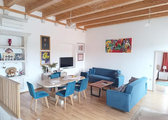 Palace Pernarius Daire *